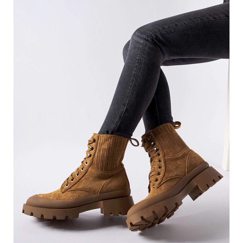 Bruna stövlar i ekomocka från Orson 1