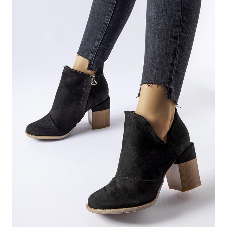 Artemisia svarta högklackade ankelboots 2