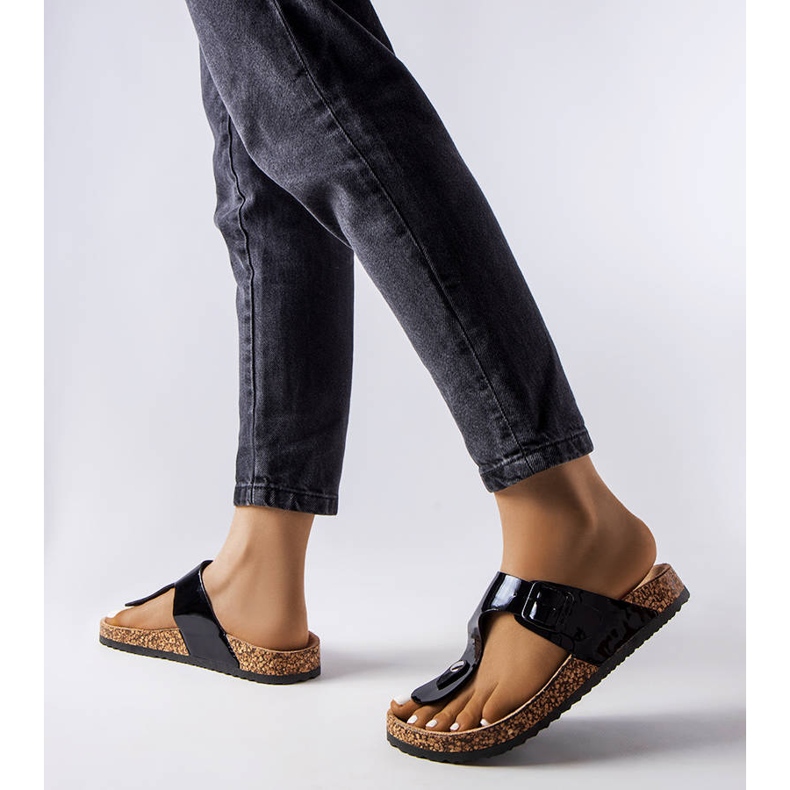 Svarta flip flops med spännen från Lee Cooper LCW-22-35-1170L 1