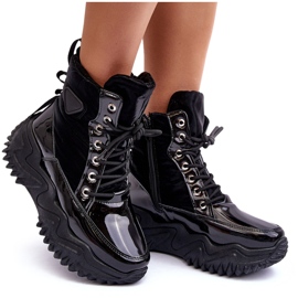 Isolerade ankelstövlar på en massiv plattform, svarta 3