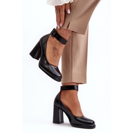 WS1 Svarta klackpumpar med spänne Idovana 1