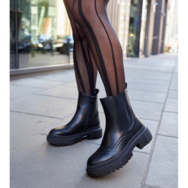 Svarta stövlar dekorerade med Castella-sömmar 2