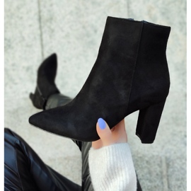 Klassiska damstövlar i mocka på stolpen beige 2