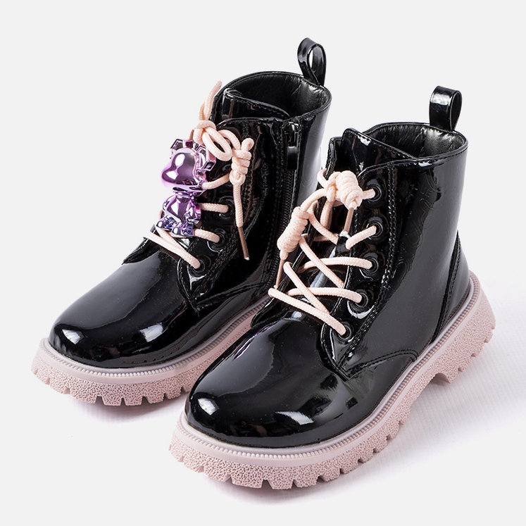 Evento Svarta och rosa patentstövlar med en Orso-nalle 1