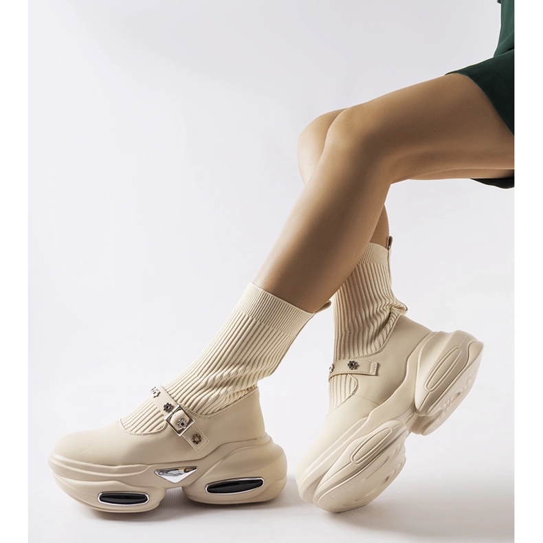 Krämfärgade ankelboots med ovandel i strumpan från Ivana beige 1