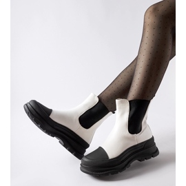 Vita stövletter med sportig Ermannosula 1