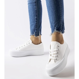 Vita sneakers på en tjock Fortunata-plattform 1