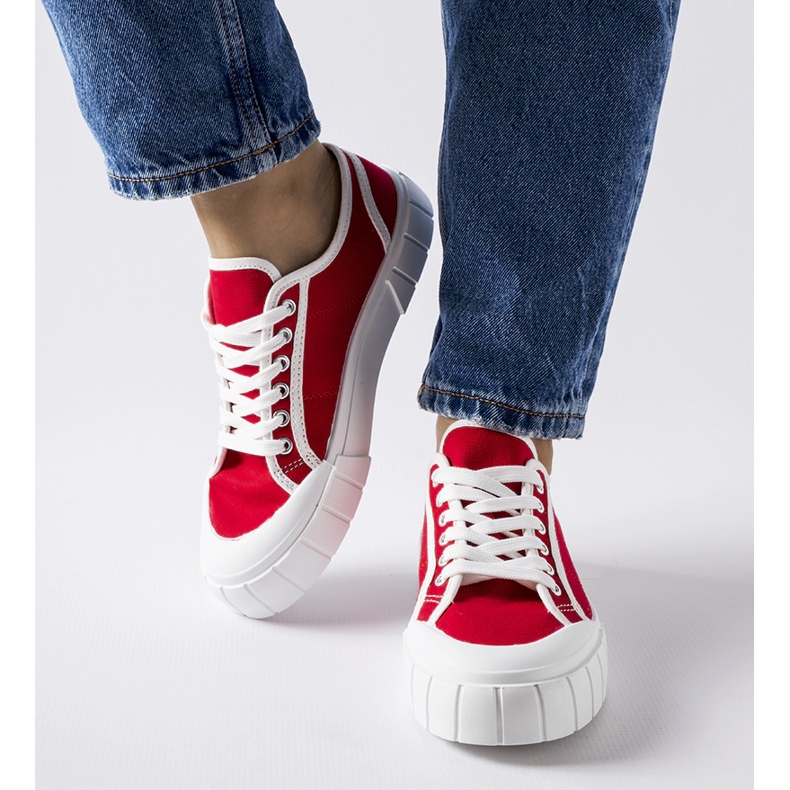 Röda sneakers på en tjock Egidio-plattform 1