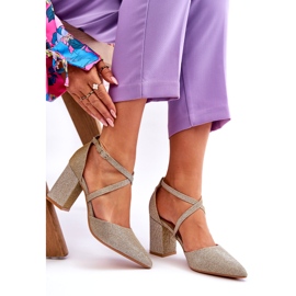 Fashionabla högklackade pumpar i glänsande guld gyllene 3