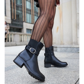 Svarta stövlar med dekorativt Archuleta-spänne 2