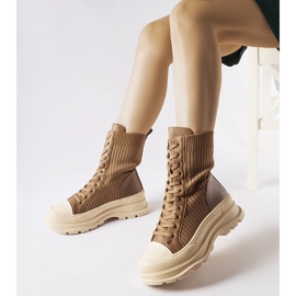 Bruna strumpor med tjock sula från Vitto 1