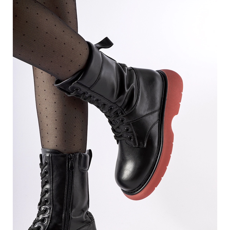 Svarta isolerade stövlar med rosa Beata-sula 2