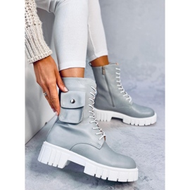 Arbetare med en Maruna L. GRÅ handväska 2