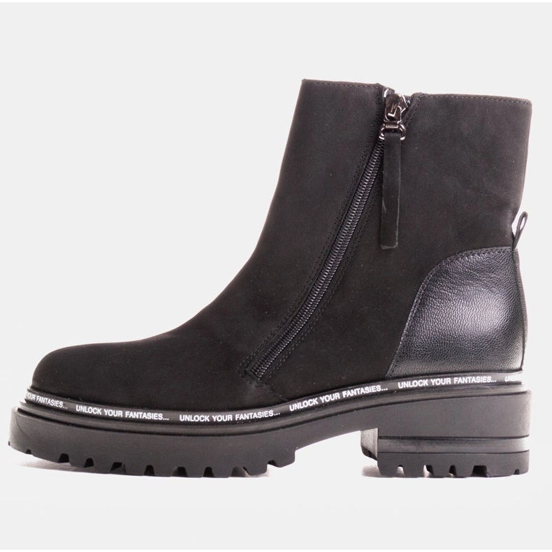 Marco Shoes Smidiga damstövlar med en intressant, tjock botten svart 1