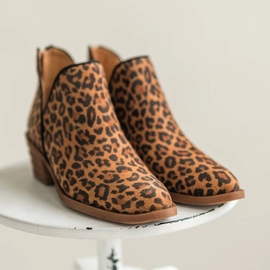 Marco Shoes Stövlar i äkta läder med V-snitt 1954B-634-1 brun 1