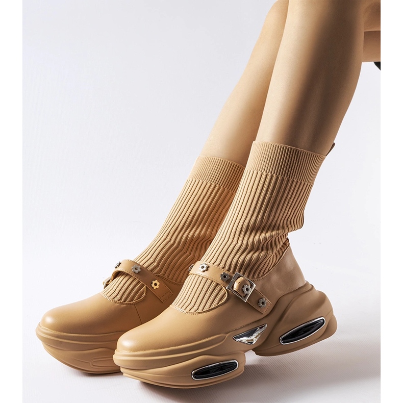 Beige stövletter med ovandel i strumpor från Ivana 1