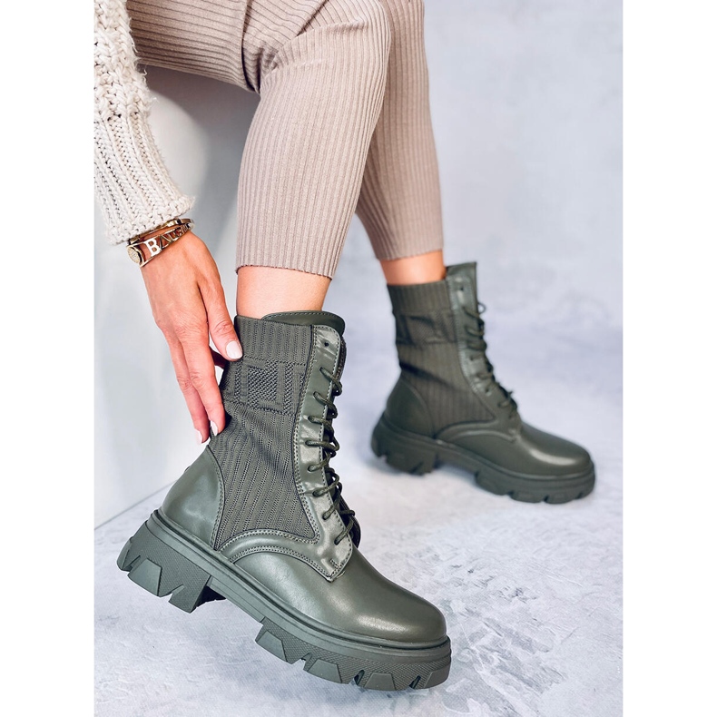 Arbetare med en flexibel Calling Green ovandel grön 2