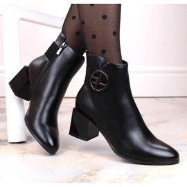 Damstövlar på dekorativ hög klack, isolerade, svarta, Potocki SZ12227 1