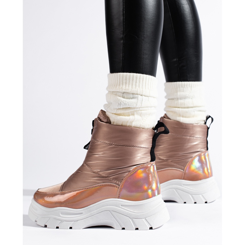 Snöskor på VINCEZA -plattformen gyllene 1