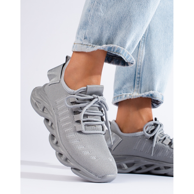 TRENDI Grå ljusa sneakers 1