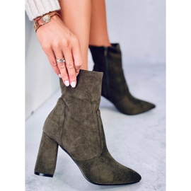 Stövlar med mockaklack från Natalie Green grön 2