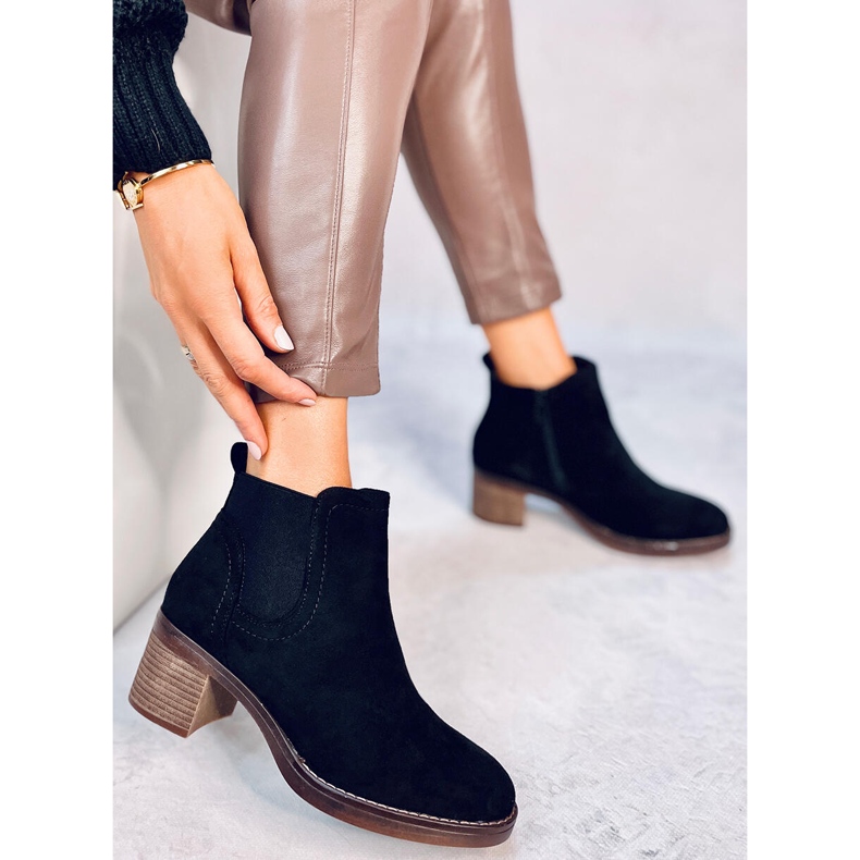 Fyll Svarta stövlar med bred klack 1