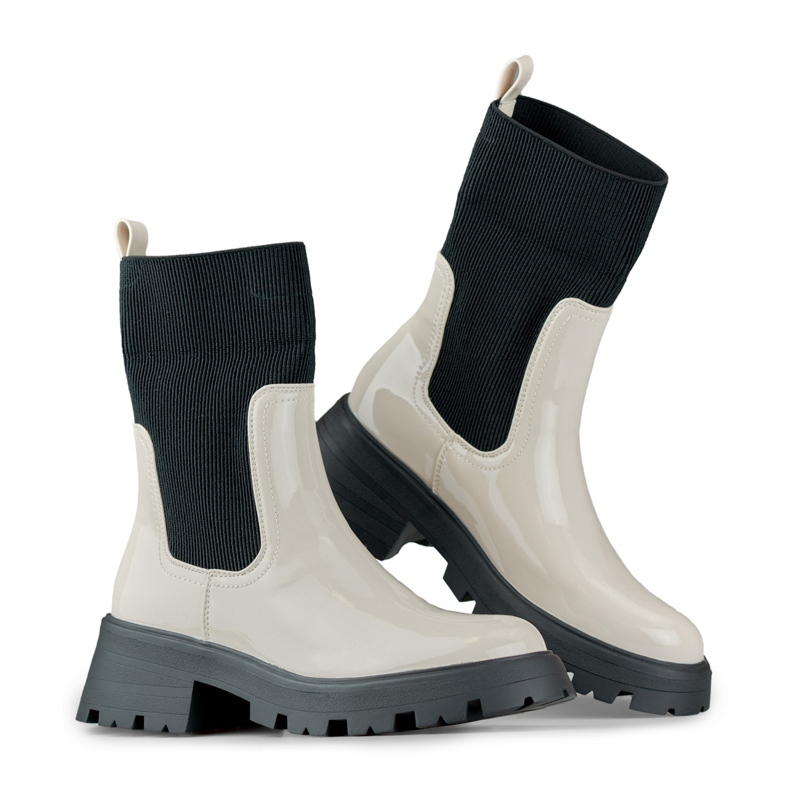 Beige lackarbetare med flexibel ovandel 2