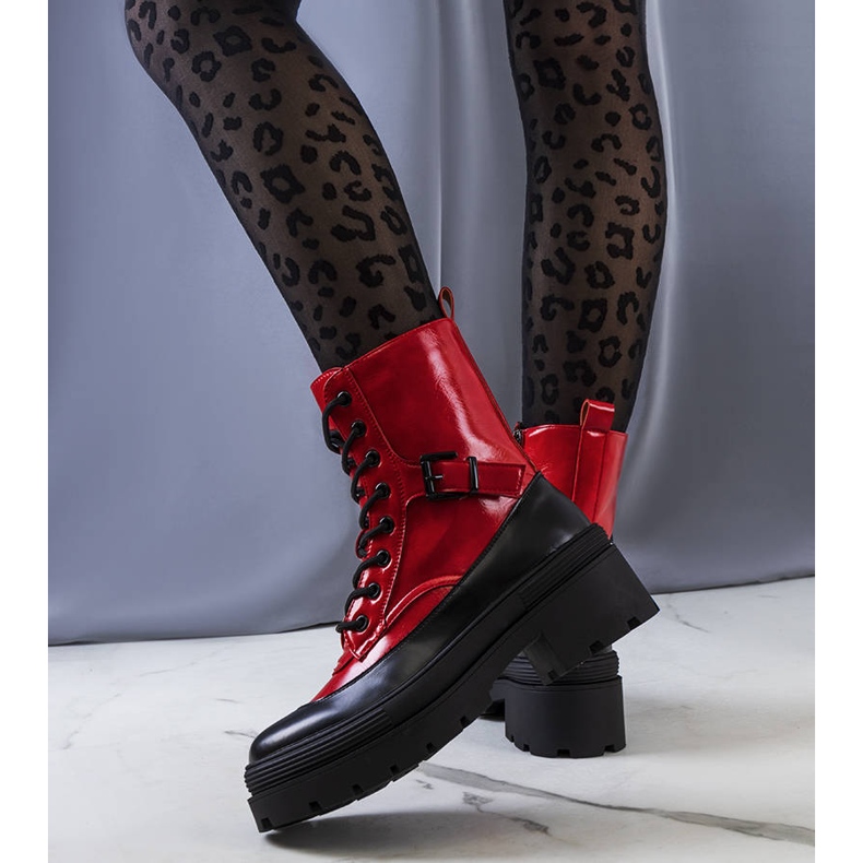 PA1 De röda Norra-fångarna svart 1