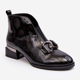 Vinceza Patentklackat damskor med låg klack, isolerade, svarta lösa 1