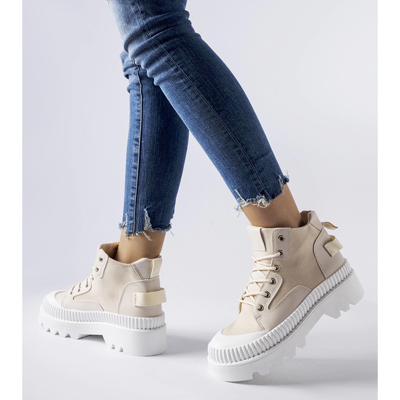 Inna Beige sneakers på en hög plattform Grotta 2