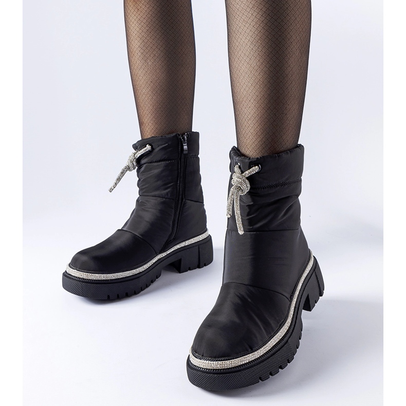 Svarta snökängor dekorerade med Giusti zirkoner 1