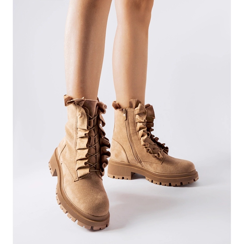 Beige stövlar med volanger, ekomocka Sterpito 1