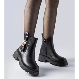 Svarta massiva ankelboots med ett dekorativt Nuovo-spänne 1