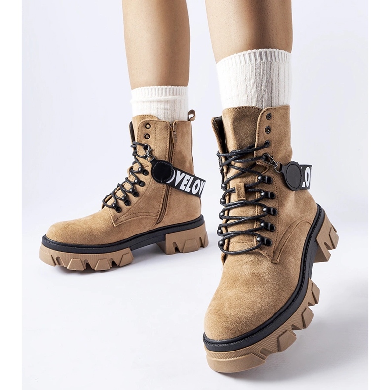 Beige stövlar med en dekorativ avtagbar rem 2