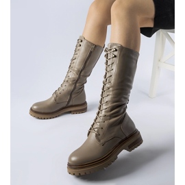 Bruna montepianoarbetare med hög snörning 1