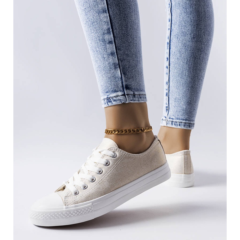 Vinjettvita glänsande sneakers beige 1