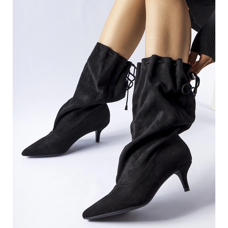 Slip-on boots i svart mocka i eko-mocka med hög klack 1