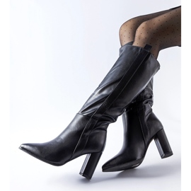 Svarta klassiska slip-on boots med Palma-klack 1