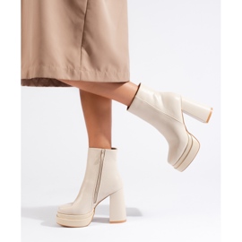 Shelovet högklackade stövlar i kräm beige 1