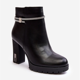 Stövlar för kvinnor med dekoration, svart Carolla 1