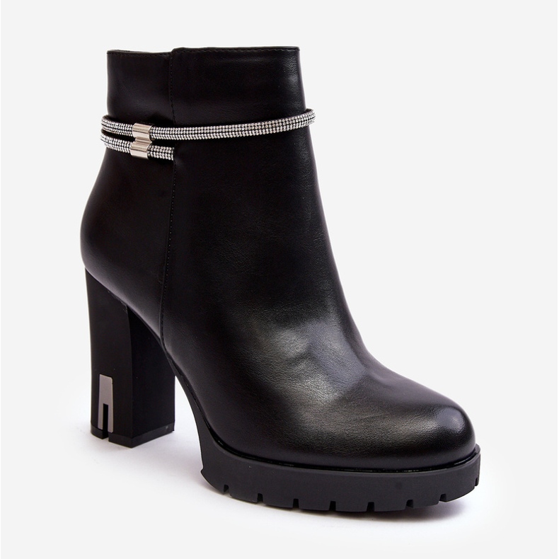 Stövlar för kvinnor med dekoration, svart Carolla 1