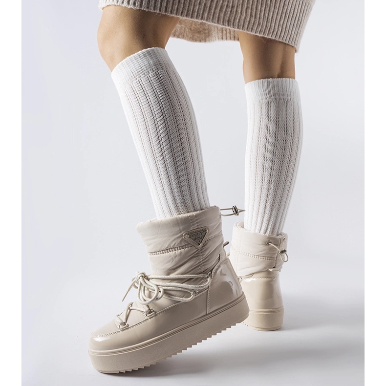 Beige isolerade snöstövlar med resår Oslavia 1