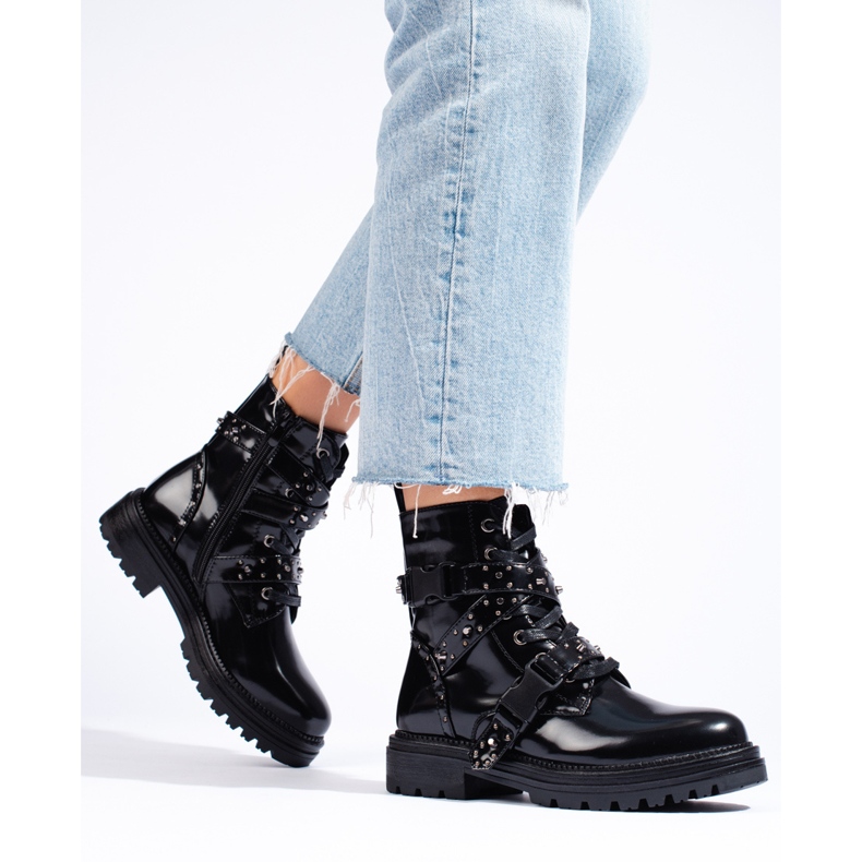 SHELOVET Lackade svarta kvinnliga arbetare 1