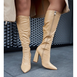 Beiga högklackade stövlar från Abelino beige 2