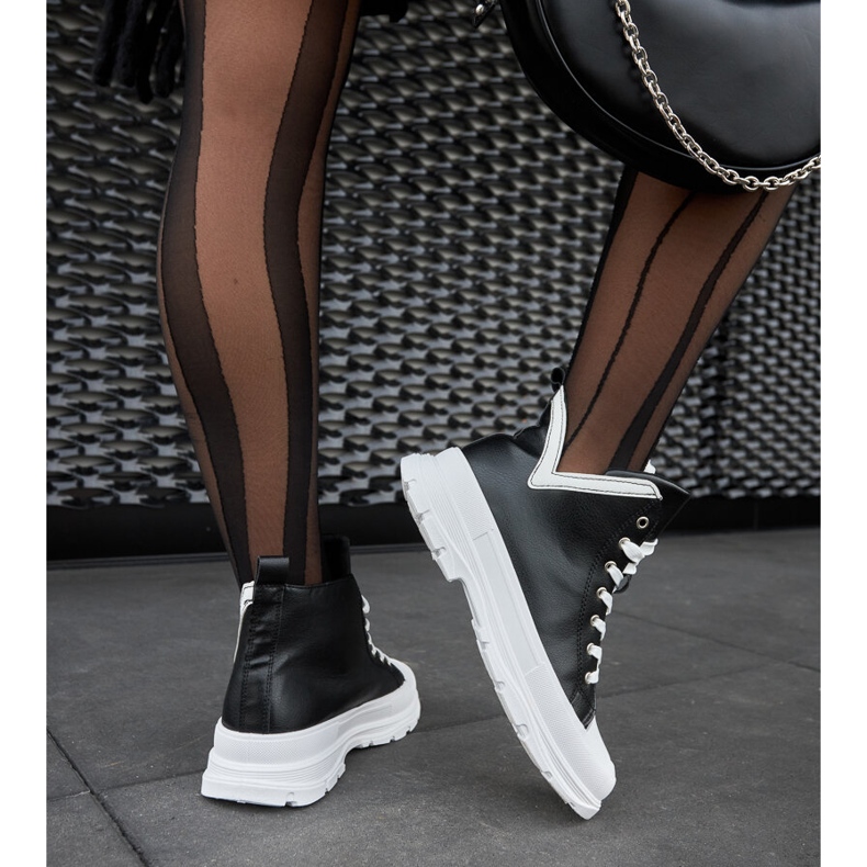 Svarta högplattformssneakers från Jose 1