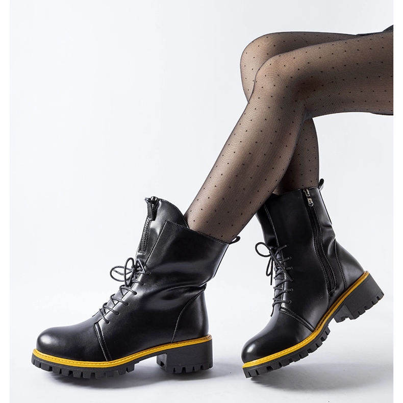 Svarta arbetarstövlar med gul Elisabetta-dekor 1