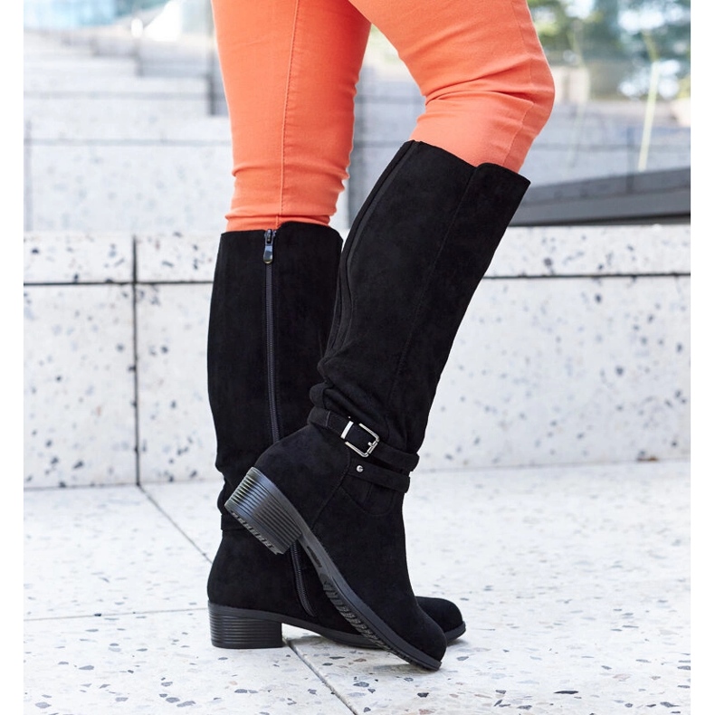 Svarta isolerade stövlar i ekomocka från Aldisio 1