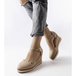 Beige espadrillor från Adelinda 1