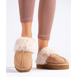 Fluffiga, beige mjuka leksaker på Shelovet-plattformen 1