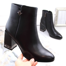 Filippo Högklackade ankelstövlar för kvinnor med zirkoner, svart Fillippo DBT4842 1